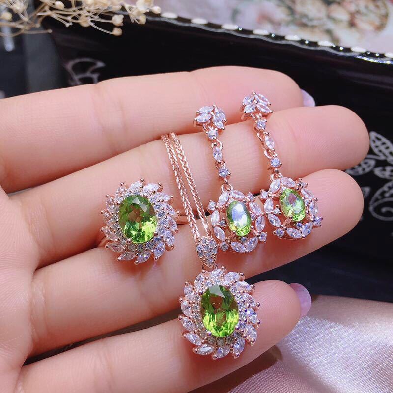 S925 Silver Gilded Peridot Jewelry Set – 4-Piece
