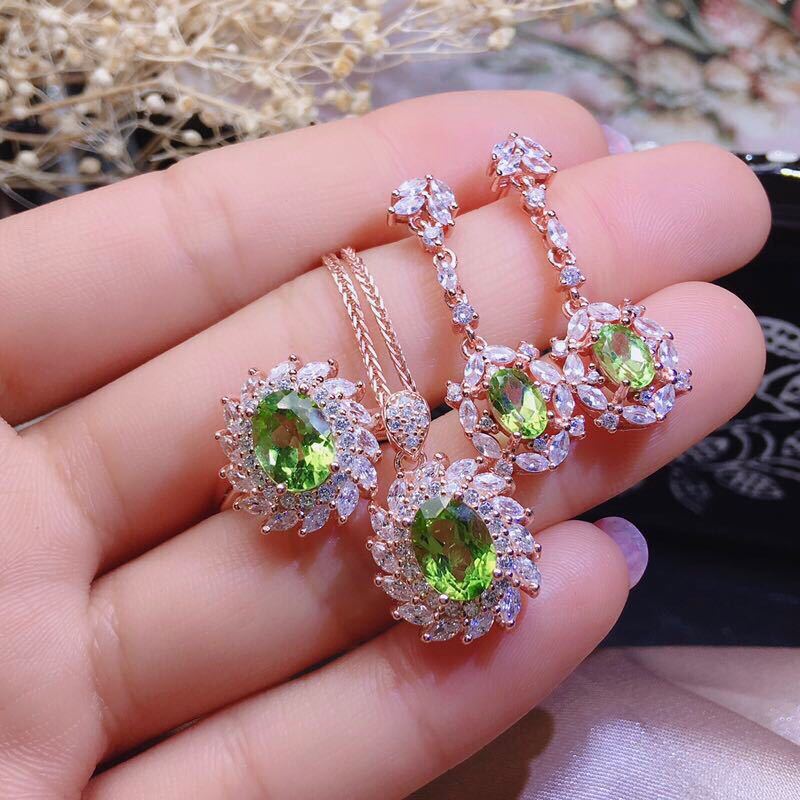 S925 Silver Gilded Peridot Jewelry Set – 4-Piece